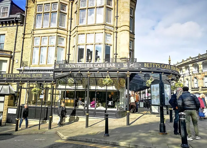 Central Harrogate Apartment With Parking Permit